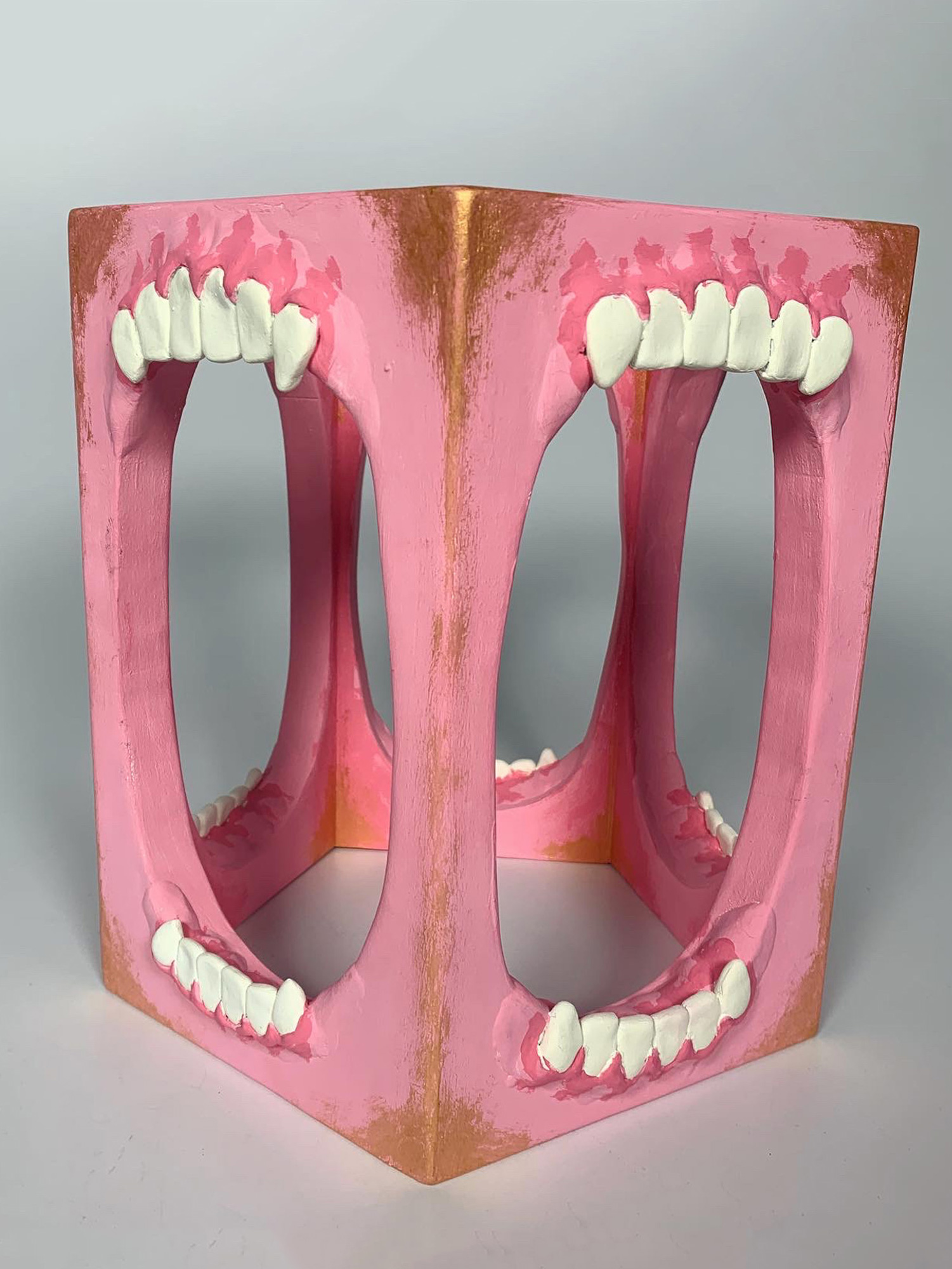 Sculpture of teeth and gums